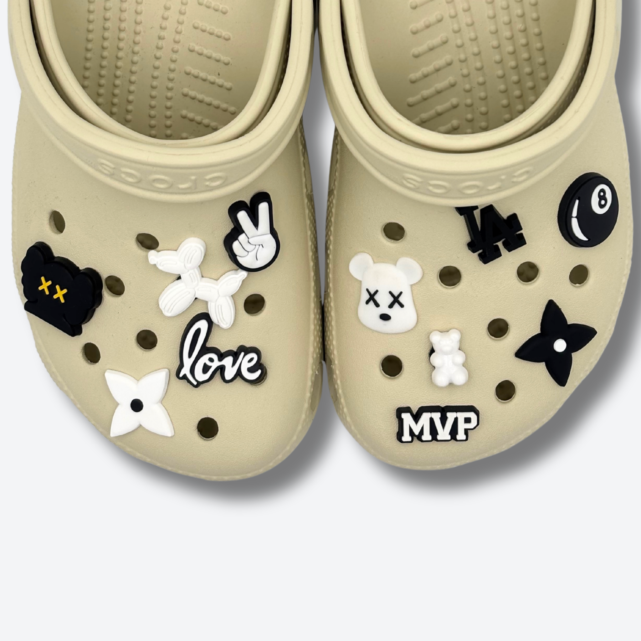 Pack 11 Pin's - Black & White